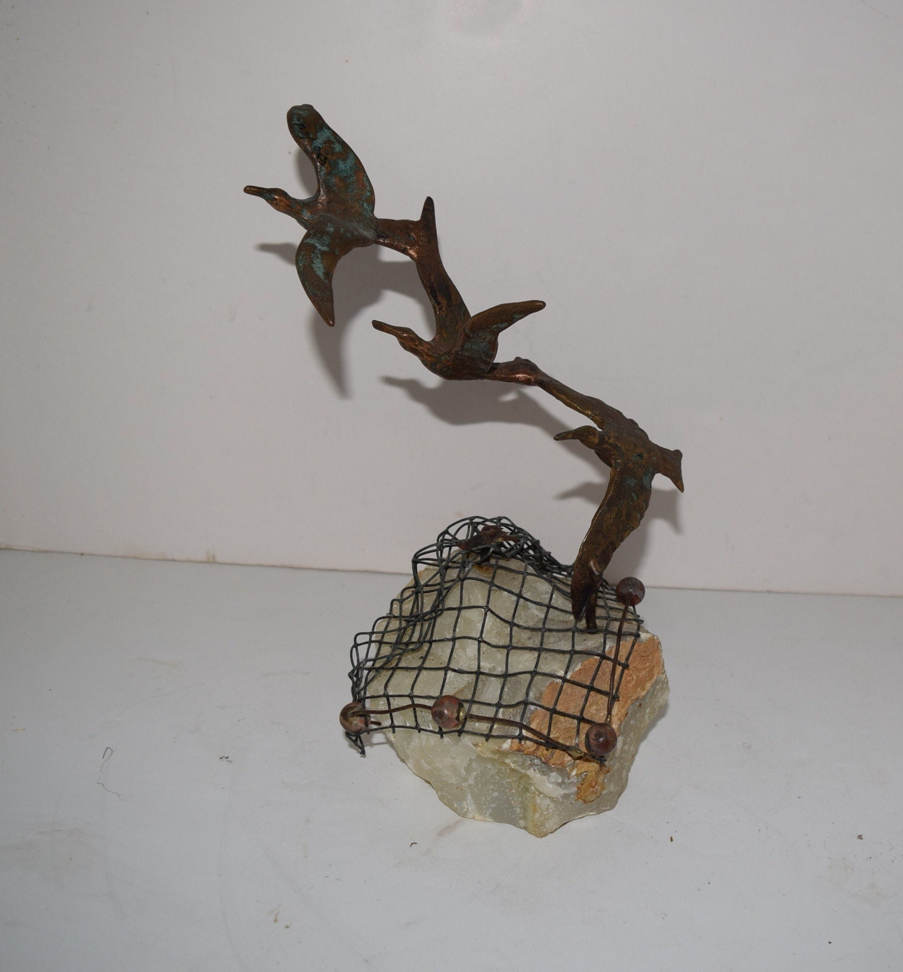 シーグラスアート『 大空へ•*¨*•.¸♬︎』 Sea Gull Birds in Flight off Coast Sculpture on Onyx Stone