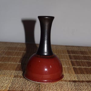 Stoneware Small Bud Vase Black Top With Red Base Maker’s Mark Bulbous Flat Bottom Vase