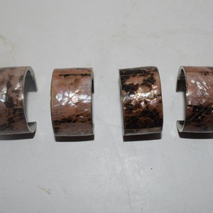 Faux Tortoise Shell Colored Mother Of Pearl Abalone Shell Napkin Ring Holders Dining Accessories Chrome Napkin Rings Modern Napkin Rings 4