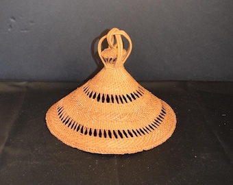 Ethnographic 1950 Molianyeoe Lesotho Basotho Mokorotlo Conical Mount Qiloane African Woven Straw Basket Hat Traditional Sotho Accessory