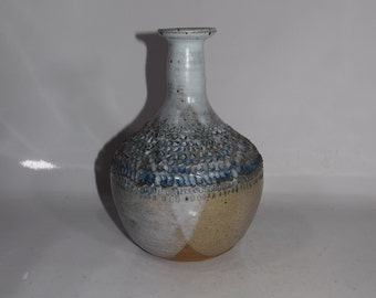 Brutalist Crusty Exterior Textured Natural Pebble Stone Look Brutalist Crusty Exterior Textured Natural Pebble Stone Look