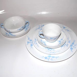 Spode China Blanche de Chine Blue GEISHA Service for 12 Plus Extras No Gold Accents Sold as 1 place setting w/ EXTRA Pieces Sold Separately immagine 2