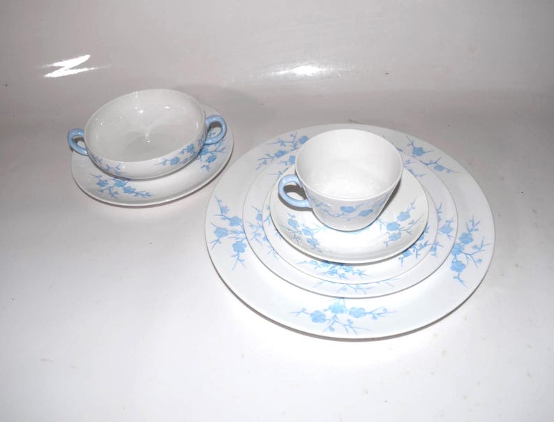 Spode China Blanche de Chine Blue GEISHA Service for 12 Plus Extras No Gold Accents Sold as 1 place setting w/ EXTRA Pieces Sold Separately immagine 2