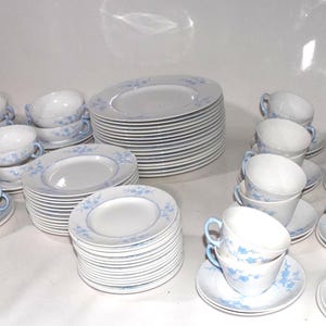 Spode China Blanche de Chine Blue GEISHA Service for 12 Plus Extras No Gold Accents Sold as 1 place setting w/ EXTRA Pieces Sold Separately immagine 1