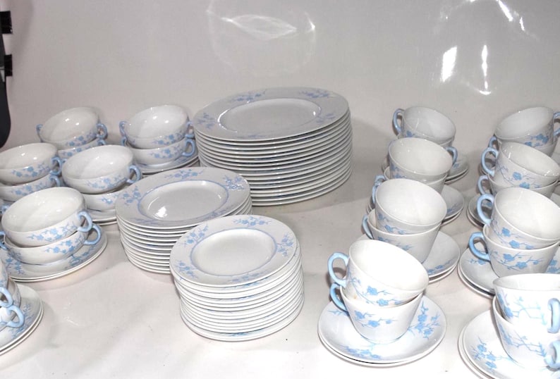 Spode China Blanche de Chine Blue GEISHA Service for 12 Plus Extras No Gold Accents Sold as 1 place setting w/ EXTRA Pieces Sold Separately immagine 1