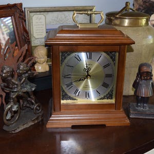 Linden Quartz Movement Triple Chime Electronic Mantel Clock, Wood Mantle Clock Battery Operated  Mantel Clock Japan Working