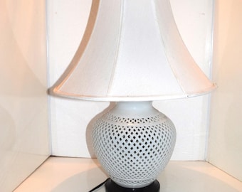 Reticulated Chinoiserie Blanc De Chine Table Lamp Openwork Ceramic Lamp Chinese Porcelain Pierced Dimond Cutout Ceramic Table Lamp