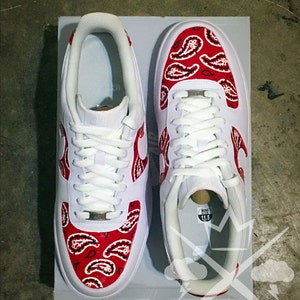 red bandana nike slides