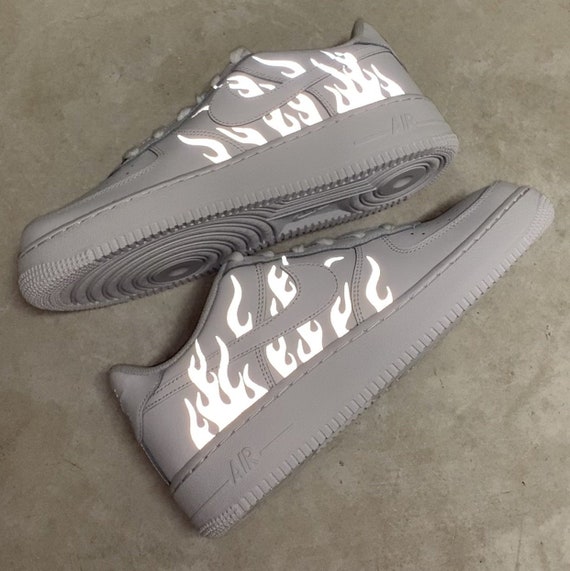 Llamas reflectantes Nike Air Force 1 / Custom Air Force 1s One | Etsy