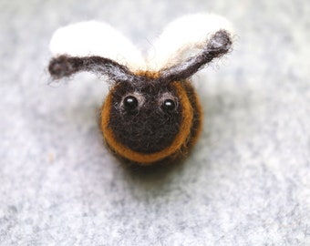 Needle felting pattern beginner bumble bee brooch, DIY spring crafts, DIY Mother's Day gift, Needle felted brooch, Gift for her, felting PDF