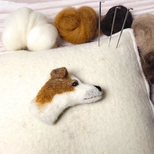 Jack Russell Needle Felting Pattern - Start needle felting today with this easy needle felting tutorial - Makes a great gift for dog lovers