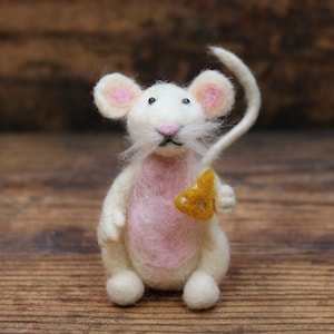 Mouse Needle Felting Pattern for beginners - Needle felting PDF pattern instant download - Easy felting pattern - Needle felting beginner