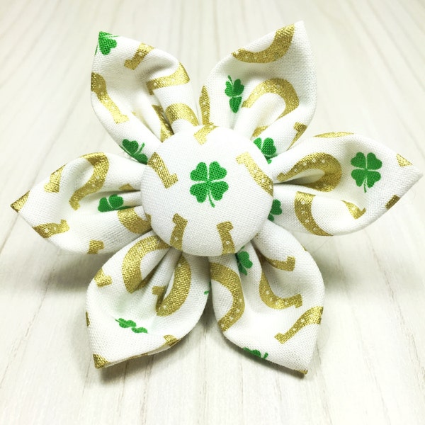 St. Patrick's Day / St. Patrick's Day Dog Flower / Dog Bow / Lucky Pup / Lucky Horsehoe / 4 Leaf Clover / White Flower / Dog Collar Flower