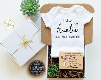 Hello Auntie GIFT BOX Baby Announcement Onesie® Bodysuit a memorable Personalize Name Pregnancy Reveal gift for a Sister new Auntie Aunt Tia