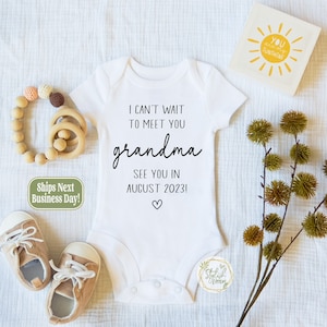 Personalized Pregnancy Announcement Baby Onesie® for Grandma a memorable Baby Announcement Reveal Onesie® for Nana Nonna Mimi Abuela