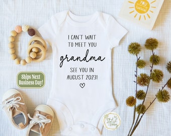 Personalized Pregnancy Announcement Baby Onesie® for Grandma a memorable Baby Announcement Reveal Onesie® for Nana Nonna Mimi Abuela