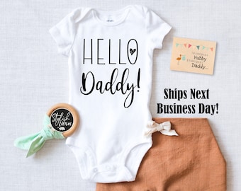 Baby Reveal to Father New Dad You Become A Daddy Baby Announcement The One Where Surprise Daddy Father/'s Day Short or Long Sleeves