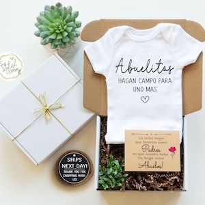 Spanish Pregnancy Announcement Gift Box Baby Reveal Onesie® for Abuelitos Padres a Spanish Anuncio de Embarazo para Abuela Abuelo Abuelas