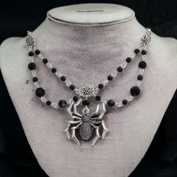 BLACK BEADED SPIDER Necklace, Gothic Jewelry, Gothic Spider Necklace, Halloween