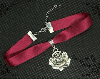 ROSE DARK RED Choker Halskette, Anhänger Rose Bordeauxrot Choker, Gothic dunkel rote Rose Choker, zeitloser Choker, klassischer Choker, handgemacht