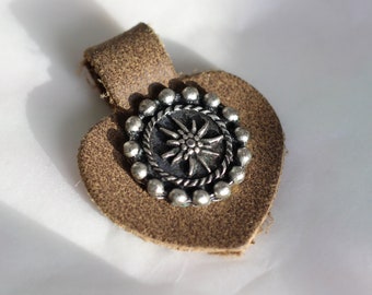 vintage leather pendant with edelweiss, edelweiss for necklace, traditional jewelry, flower pendant