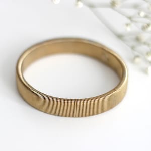 minimalist vintage stretchable metal bangle • Metal bracelet • gold-colored jewelry