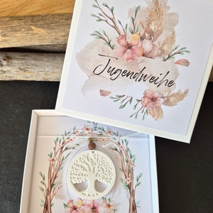 Geschenkbox Jugendweihe Geldgeschenk – Verspielte Verpackung mit Buchstaben-Anhänger oder Baum des Lebens und Glückwunschkarte.