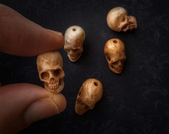 Antique Stained Skull Beads – Handcrafted Bone Carvings for Jewelry & Crafts, Top-Drilled, 17mm