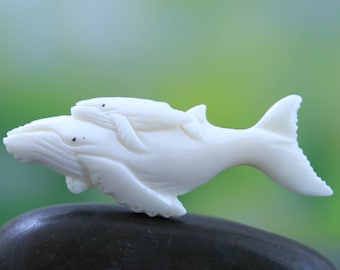 Gesneden bot bultrug • Walvis en kalf • 64 mm
