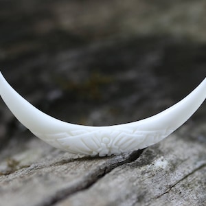 Bohemian Tusk Pendant, Hand Carved Bone Necklace, Tribal Jewelry, Boho Statement Pendant, Natural Bone Amulet, Ethnic Jewelry Gift (54mm)