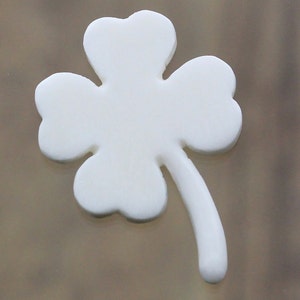 Lucky Charm: Hand-Carved Buffalo Bone Four-Leaf Clover Pendant, 32mm