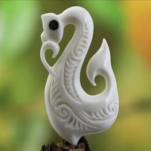 Maori Manaia Necklace Pendant, Traditional Bone Carving for Cultural Jewelry, 61mm