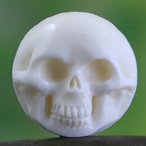 1 PIECE 20MM Skull Carving Cameo Flat Back Cabochon Glue on Metal Backs Ring Easy Do It Yourself Jewelry Flat Back Organic Jewelry