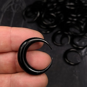 Crescent Moon Carving – 30mm Polished Bull Horn Pendant | Tribal, Boho, Celestial Jewelry Supply