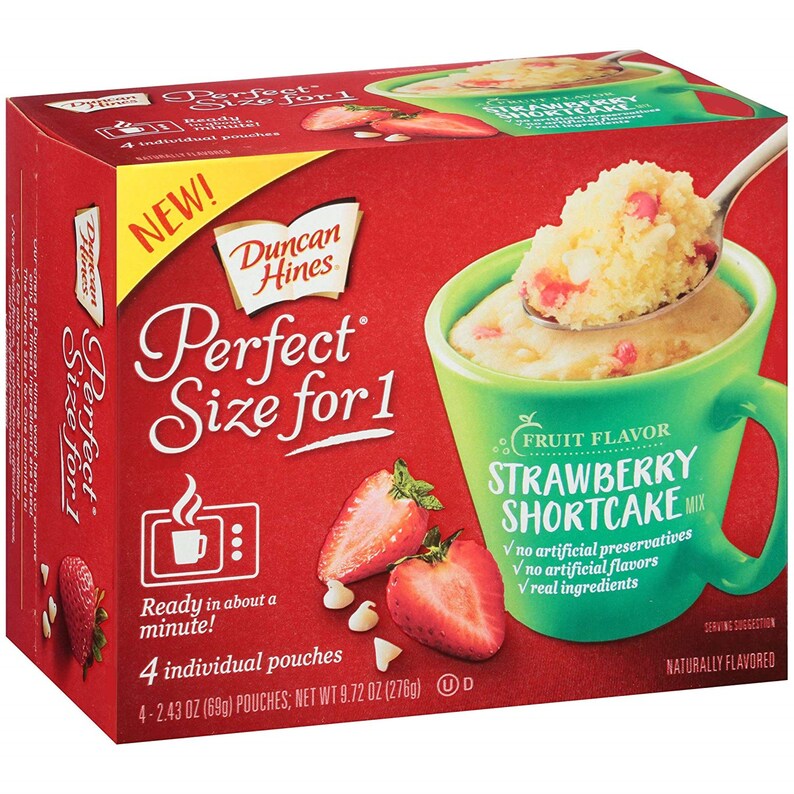 Merry Christmas Wreath Mug In Gift Box with 4 Strawberry Shortcake Mug Cake Mix Pouches Bundle