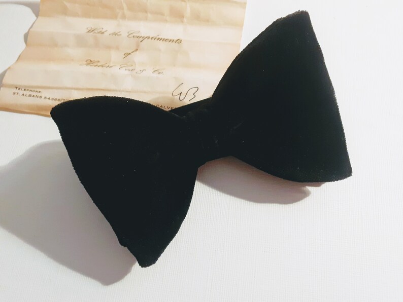Black velvet bow tie vintage by Akco