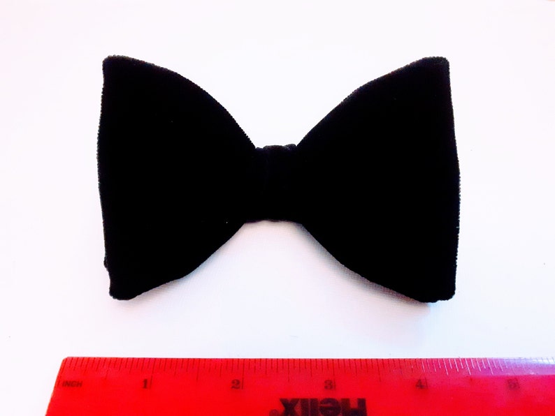 Black velvet bow tie vintage by Akco