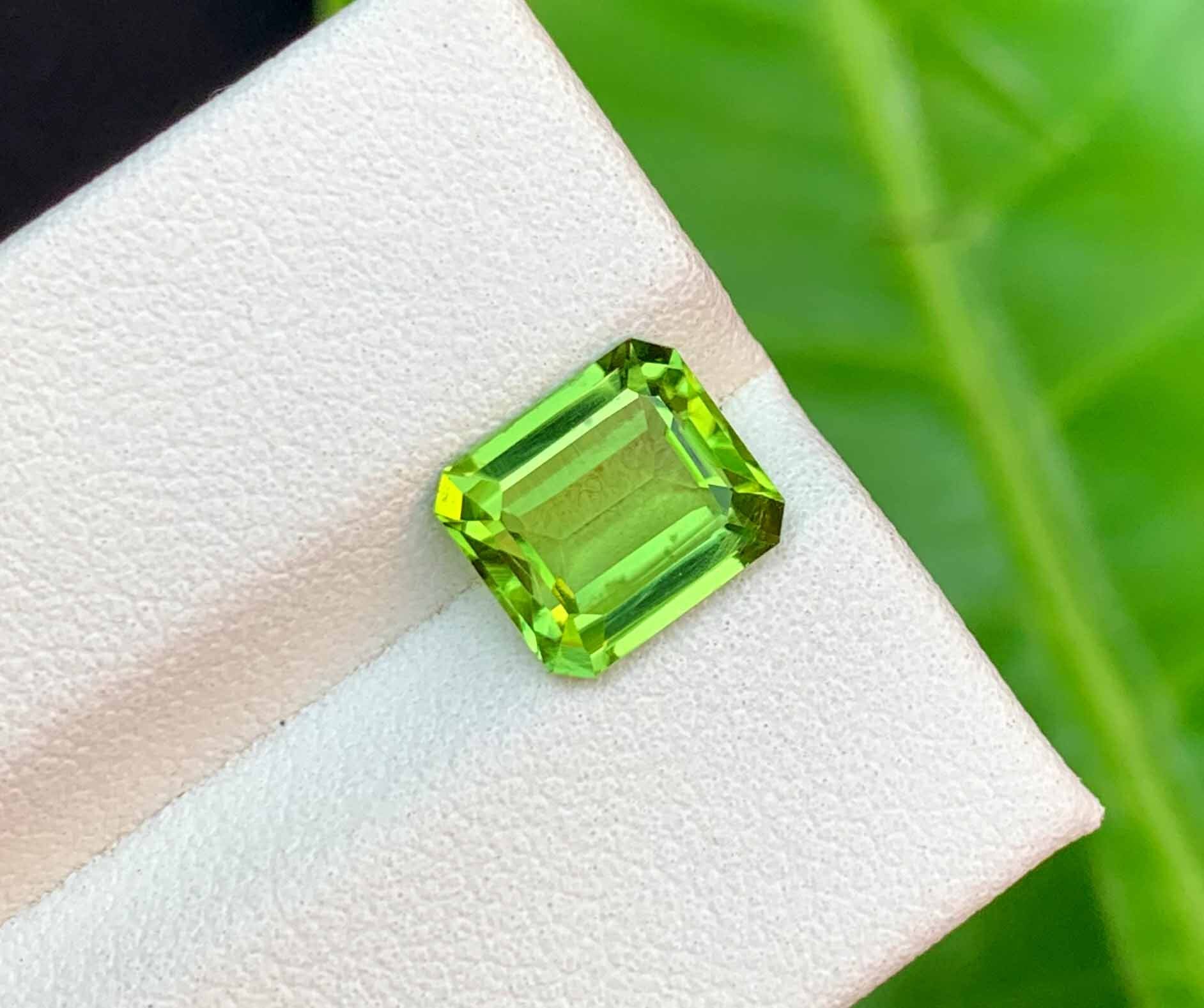 Peridot emerald best sale cut