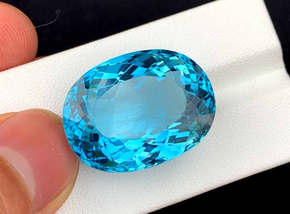 Blue topaz deals color