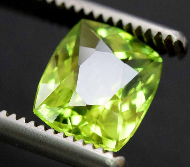 3.20 Carats Peridot Loose Gemstone From Pakistan