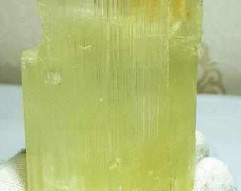 天然トリフェーン クンツァイト クリスタル V シェイプ レモンイエロー