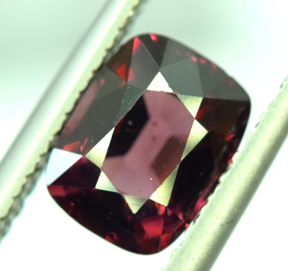2.85 carats Oval Cut Top Grade Natural Dark Maroon Spinel Loose Gemstone From Africa 9*7*6 mm