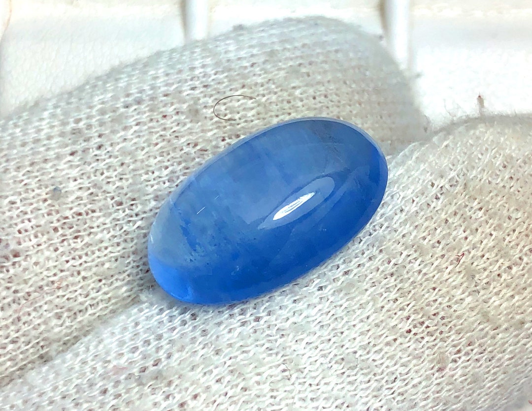 Cat's Eye Aquamarine Cabochon Gemstone Navy Blue Color 10.65 Carats
