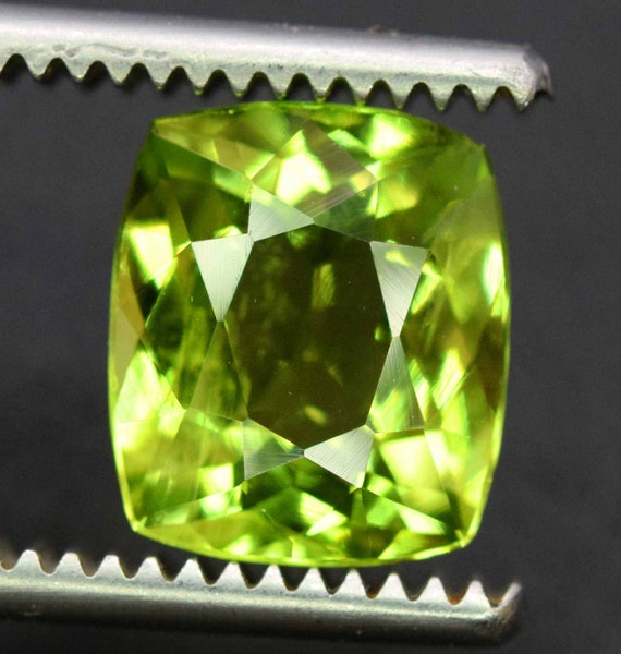 3.20 Carats Peridot Loose Gemstone From Pakistan