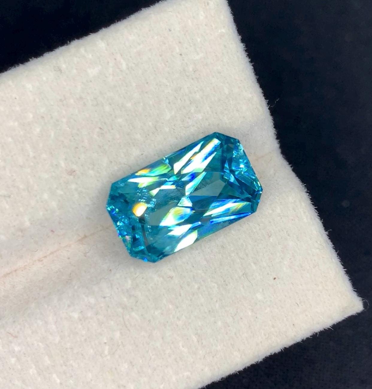 Zircon Bleu 1,19 Carat - Cambodge Ovale - | Achat et vente de