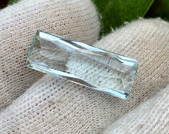 Natural aquamarine Loose gemstone - 12.20 Carats