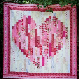 Wallpaper Strips Heart (64" x 66") quilt pattern