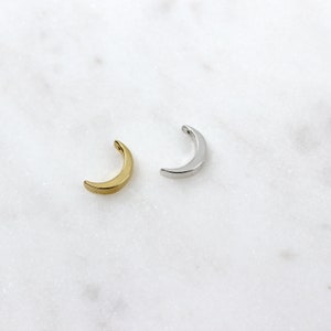 Kleine Mondperle, Sterling Silber oder Vermeil, 925 Celestial Crescent Moon Anhänger, moderne Sternzeichen Charms // L-VM018 (T17)