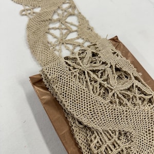 Antique Torchon Lace: Handmade Linen Scallop Border Trim