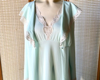 Vintage 1960s Mistee Pastel Blue Lace Trim Lingerie Slip Night Gown & Robe Set